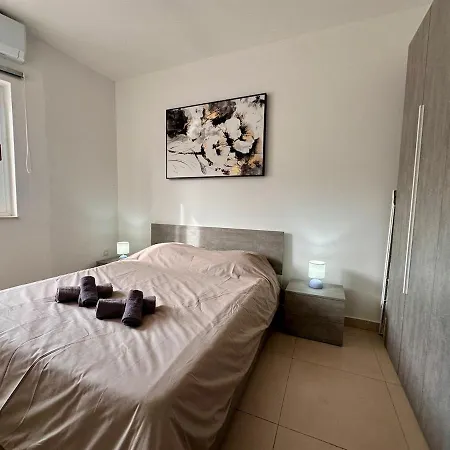 Apartment Balluta Bay Escape - St Julian's -