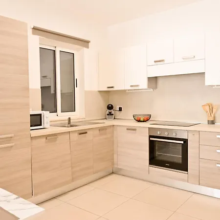 Balluta Bay Escape - St Julian's - San Ġiljan